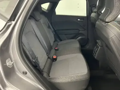 Photo 23 Renault Captur  E-Tech full hybrid 145 ch