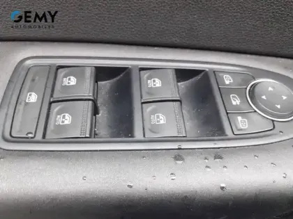 Photo 63 Renault Captur  E-Tech full hybrid 145 ch