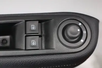 Photo 8 Renault Twingo  III E-Tech