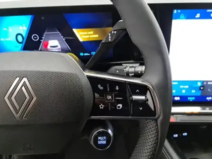 Photo 84 Renault Espace  E-Tech full hybrid 200 GSR2