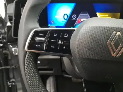 Photo 35 Renault Espace  E-Tech full hybrid 200 GSR2