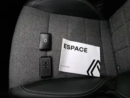 Photo 43 Renault Espace  E-Tech full hybrid 200 GSR2