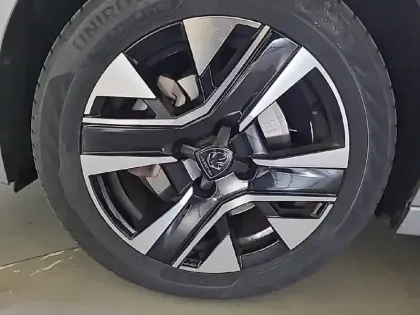 Photo 12 Peugeot 208  PureTech 100 S&S BVM6