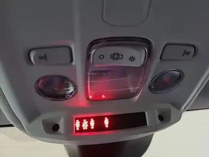 Photo 25 Peugeot 208  PureTech 100 S&S BVM6