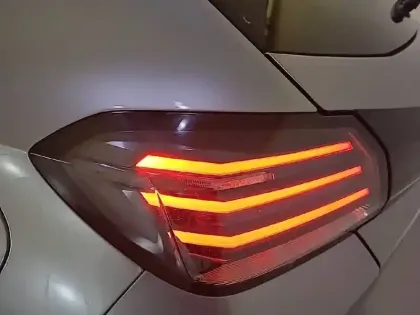 Photo 16 Peugeot 208  PureTech 100 S&S BVM6