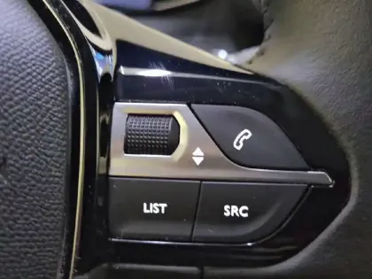 Photo 28 Peugeot 208  PureTech 100 S&S BVM6