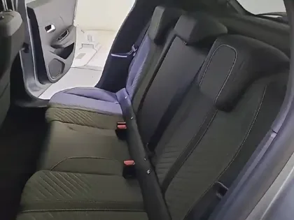 Photo 11 Peugeot 208  PureTech 100 S&S BVM6