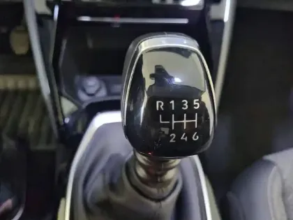 Photo 13 Peugeot 208  PureTech 100 S&S BVM6