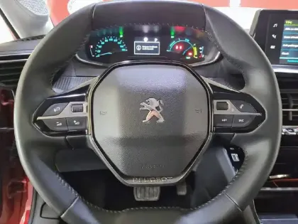 Photo 8 Peugeot 208  Electrique 50 kWh 136ch