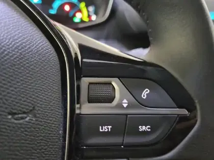 Photo 28 Peugeot 208  Electrique 50 kWh 136ch