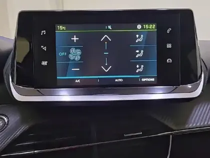 Photo 19 Peugeot 208  Electrique 50 kWh 136ch