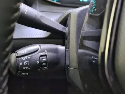 Photo 26 Peugeot 208  Electrique 50 kWh 136ch