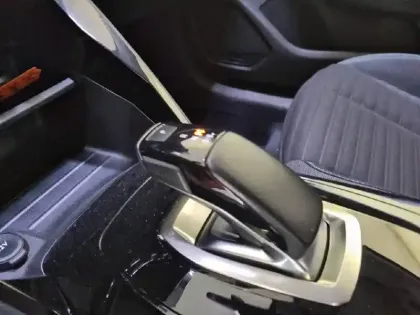 Photo 13 Peugeot 208  Electrique 50 kWh 136ch