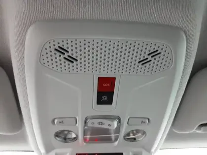 Photo 24 Peugeot 208  Hybrid 100 e-DCS6