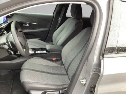 Photo 32 Peugeot 208  Hybrid 110 e-DCS6