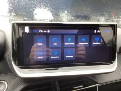 Photo 36 Peugeot 208  Hybrid 110 e-DCS6