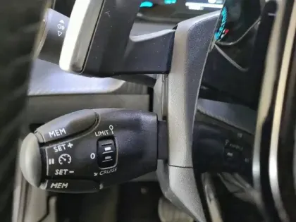 Photo 26 Peugeot 208  Hybrid 100 e-DCS6