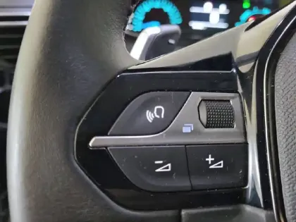 Photo 27 Peugeot 208  Hybrid 100 e-DCS6