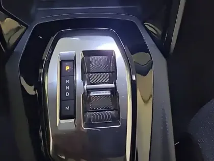 Photo 13 Peugeot 208  Hybrid 100 e-DCS6