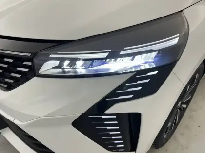 Photo 29 Renault Clio  E-Tech full hybrid 145