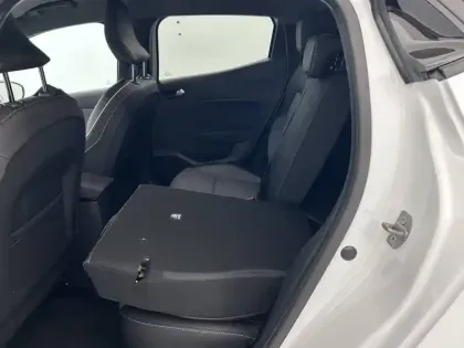 Photo 34 Renault Clio  E-Tech full hybrid 145