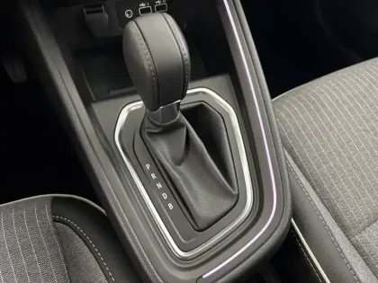 Photo 21 Renault Clio  E-Tech full hybrid 145