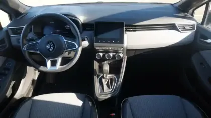 Photo 8 Renault Clio  E-Tech full hybrid 145