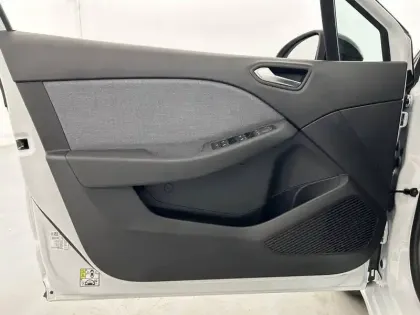 Photo 19 Renault Clio  E-Tech full hybrid 145