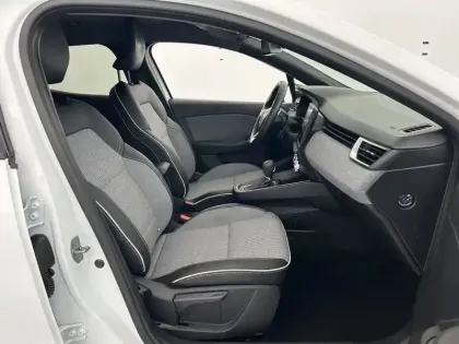 Photo 22 Renault Clio  E-Tech full hybrid 145