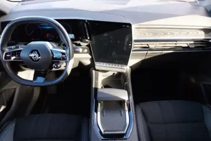 Photo 8 Renault Austral  E-Tech hybrid 200
