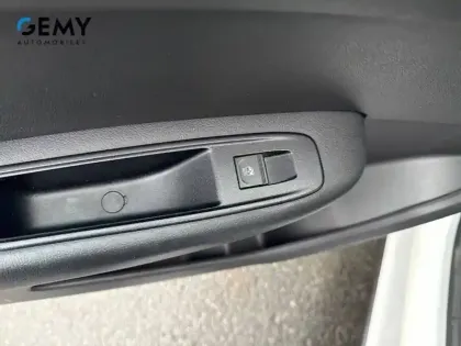 Photo 16 Renault Arkana  TCe 140 EDC FAP