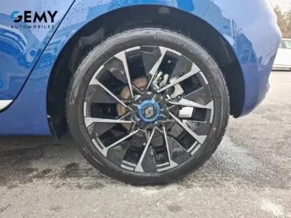 Photo 10 Renault Clio  E-Tech full hybrid 145 ch GSR2