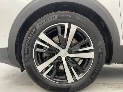 Photo 16 Peugeot 3008  Hybrid 225 e-EAT8