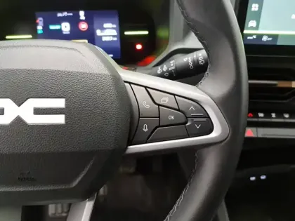 Photo 33 Dacia Duster  Hybrid 140