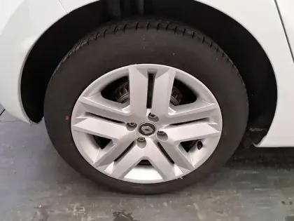 Photo 13 Renault Clio  Blue dCi 85