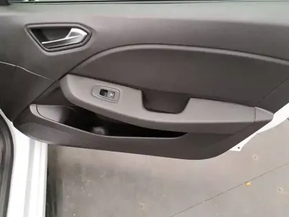 Photo 23 Renault Clio  Blue dCi 85