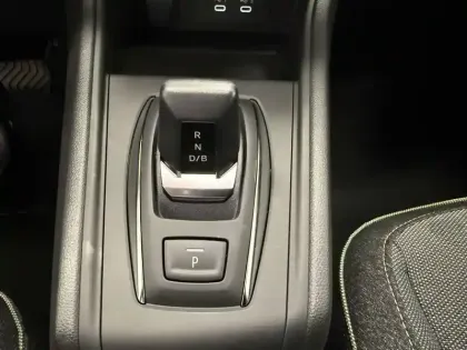 Photo 19 Renault Captur  E-Tech full hybrid 160 ch