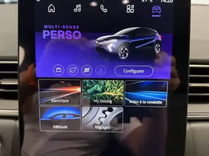 Photo 27 Renault Captur  E-Tech full hybrid 160 ch