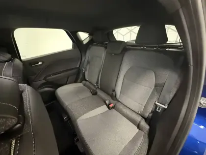 Photo 15 Renault Captur  E-Tech full hybrid 160 ch