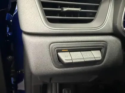 Photo 37 Renault Captur  E-Tech full hybrid 160 ch