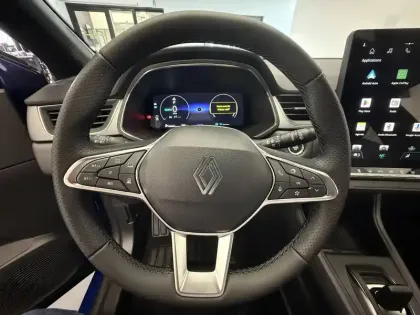 Photo 31 Renault Captur  E-Tech full hybrid 160 ch