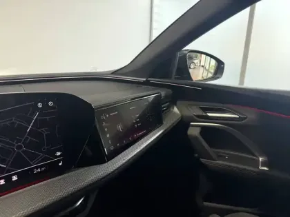 Photo 21 Audi Q5  e-hybrid 299 ch S tronic 7 Quattro