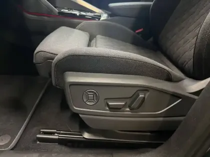 Photo 36 Audi Q5  e-hybrid 299 ch S tronic 7 Quattro