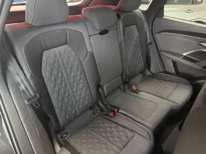 Photo 12 Audi Q5  e-hybrid 299 ch S tronic 7 Quattro