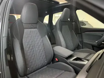 Photo 11 Audi Q5  e-hybrid 299 ch S tronic 7 Quattro