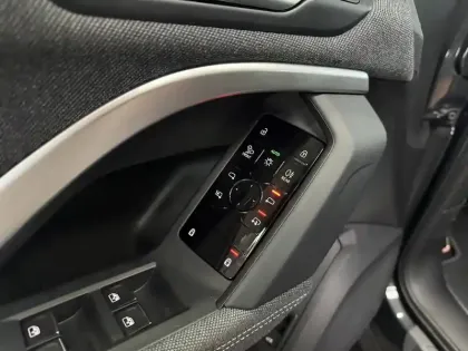 Photo 35 Audi Q5  e-hybrid 299 ch S tronic 7 Quattro