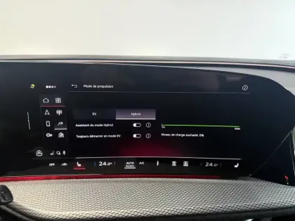 Photo 24 Audi Q5  e-hybrid 299 ch S tronic 7 Quattro