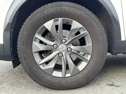 Photo 23 Peugeot 2008  PureTech 130 S&S EAT8