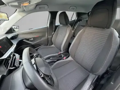 Photo 24 Peugeot 2008  PureTech 130 S&S EAT8