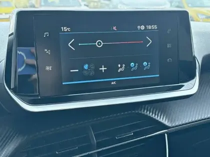 Photo 38 Peugeot 2008  PureTech 130 S&S EAT8